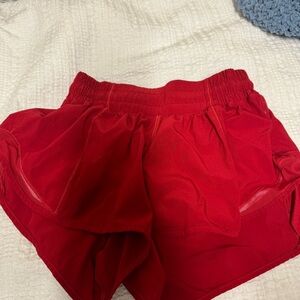 Lululemon Hotty Hot low rise lined 2.5 shorts